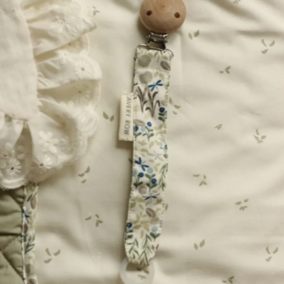 avery_row_pacifier_holder_1.webp Avery Row Pacifier Holder - Riverbank