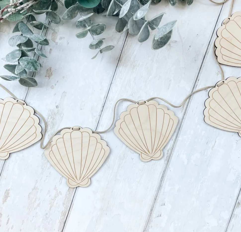 clam_shell_wooden_garland_0.webp Clam Shell Wooden Garland