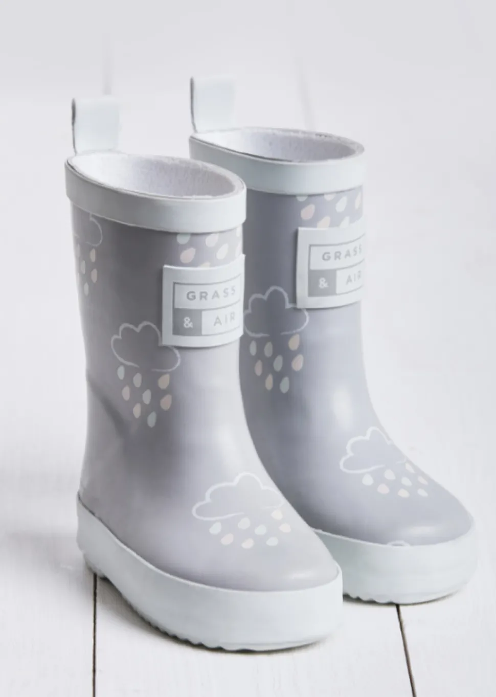 grass__air_colourrevealin_1.webp Grass & Air Colour-Revealing Wellies - Light Grey