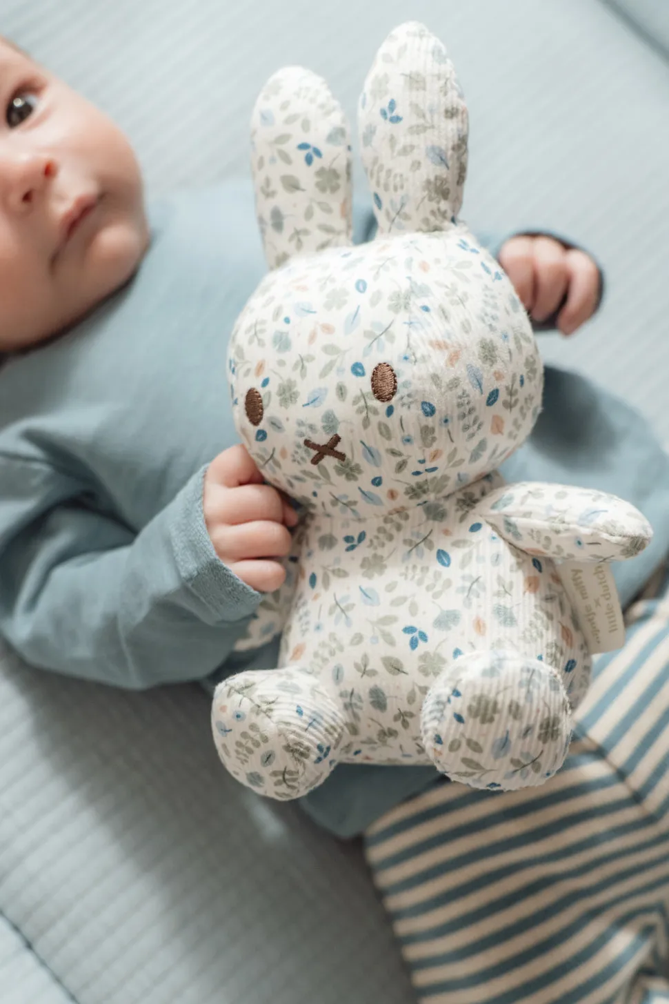 little_dutch_x_miffy_cudd_1.webp Little Dutch x Miffy Cuddle Toy 30cm - Lucky Leaves