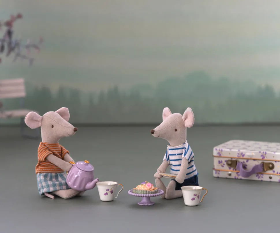 maileg_afternoon_treat_mo_1.webp Maileg Afternoon Treat Mouse - Merle