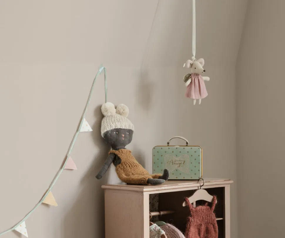 maileg_angel_mouse_in_sui_1.webp Maileg Angel Mouse in Suitcase, Little Sister