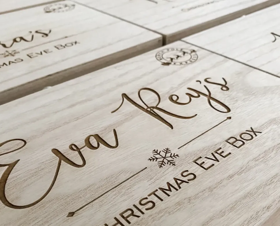 square_personalised_woode_5.webp Square Personalised Wooden Christmas Eve Box