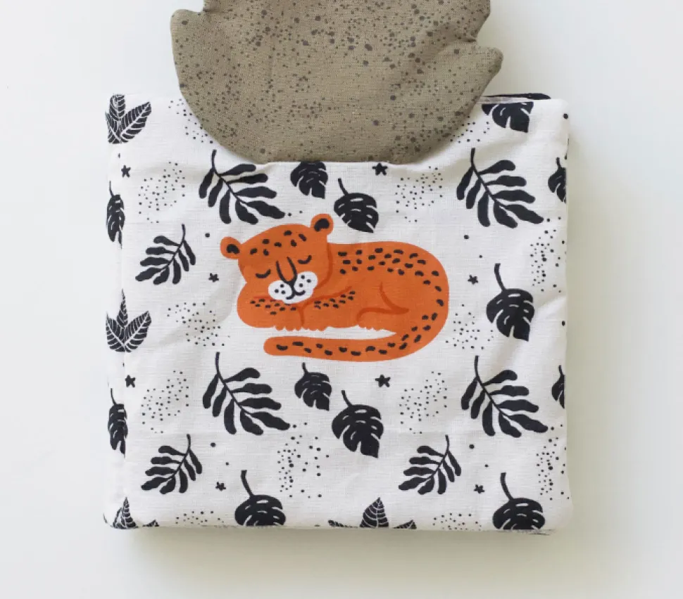 wee_gallery_peekaboo_jung_1.webp Wee Gallery Peek-A-Boo Jungle