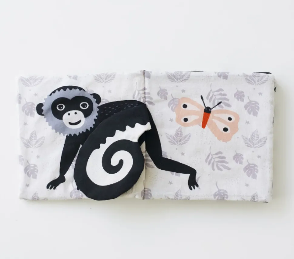wee_gallery_peekaboo_jung_3.webp Wee Gallery Peek-A-Boo Jungle