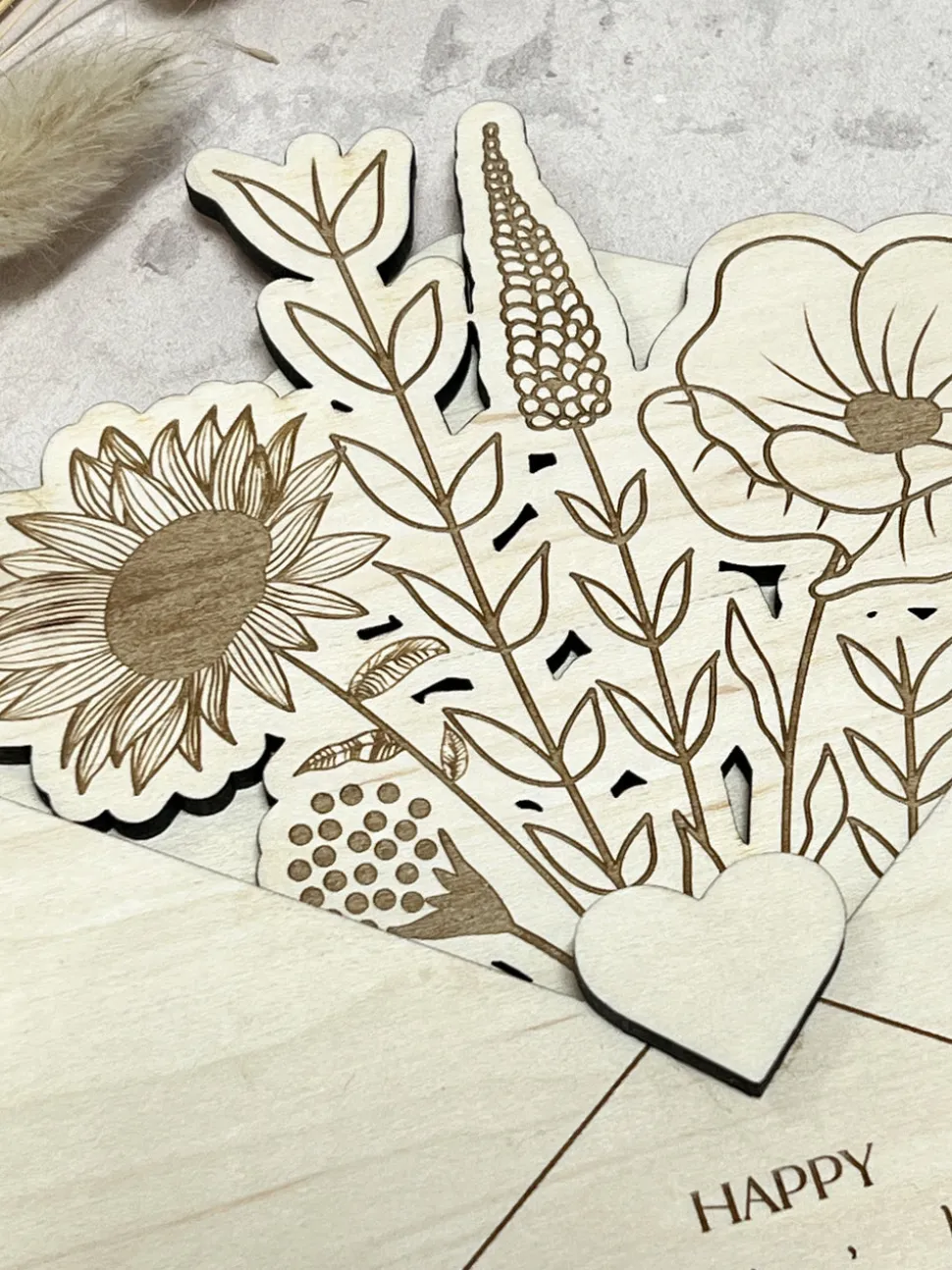 wooden_envelope_with_engr_2.webp Wooden Envelope with Engraved Flowers