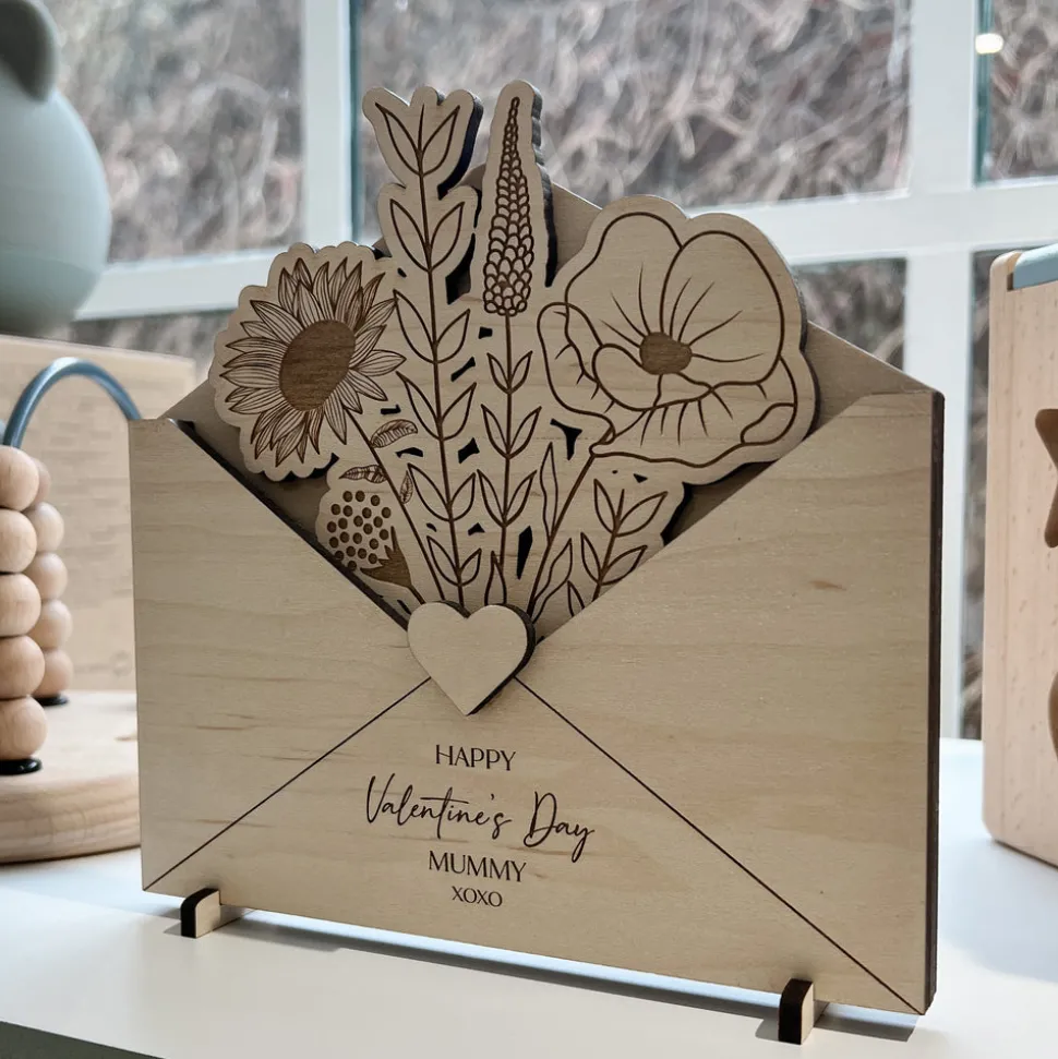 wooden_envelope_with_engr_4.webp Wooden Envelope with Engraved Flowers