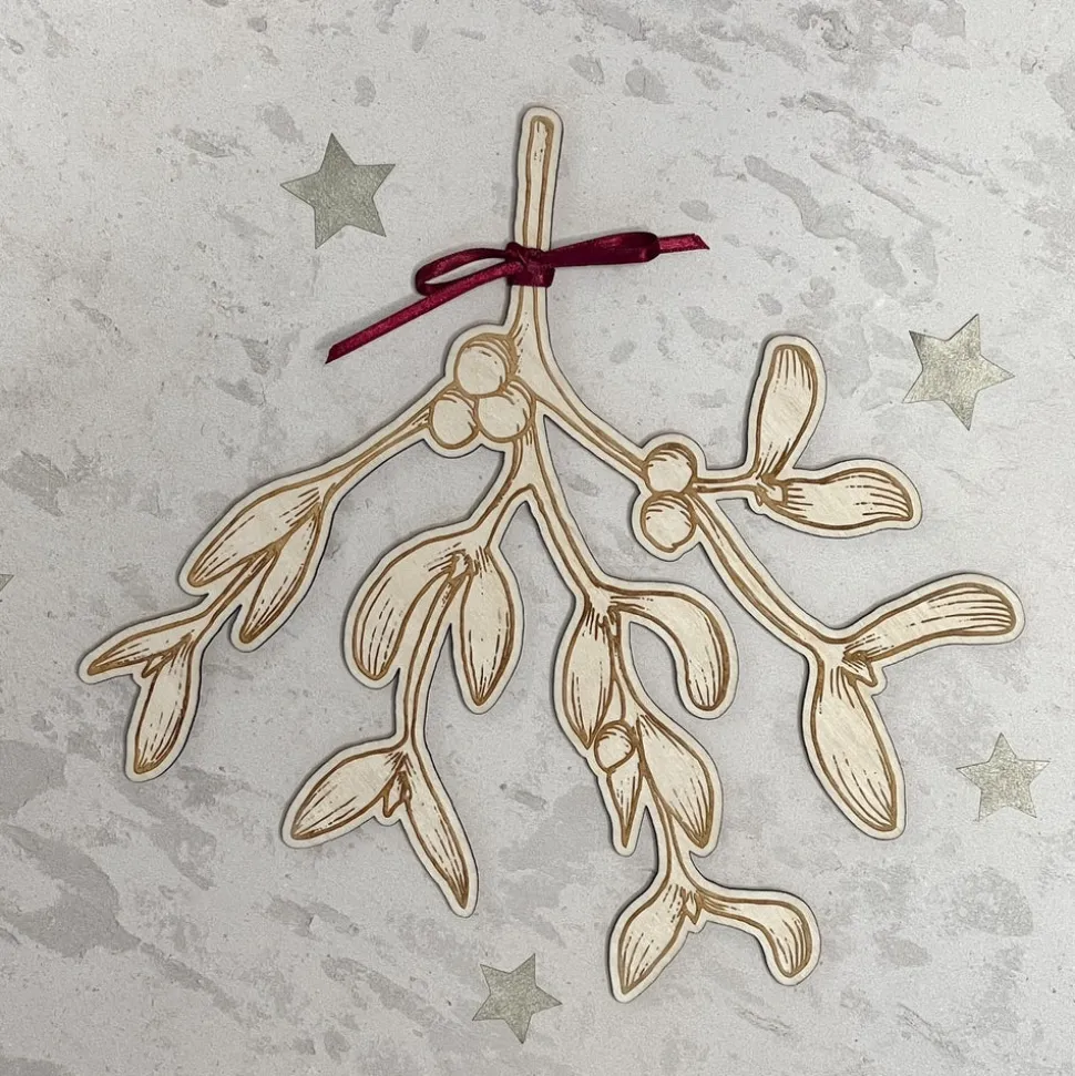 wooden_mistletoe_decorati_0.webp Wooden Mistletoe Decoration